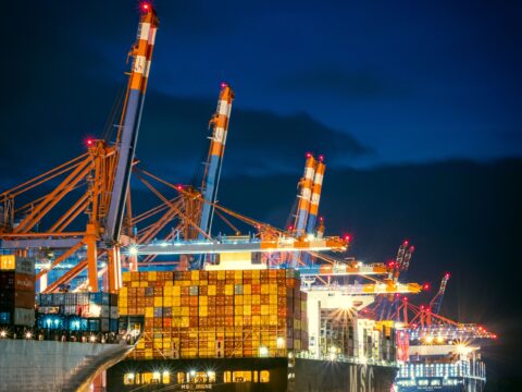 How to Choose the Right Shipping Method for International Trade
